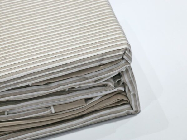 white-pleated-bed-set-queen-100-cotton-with-two-pillow-covers - Image 2