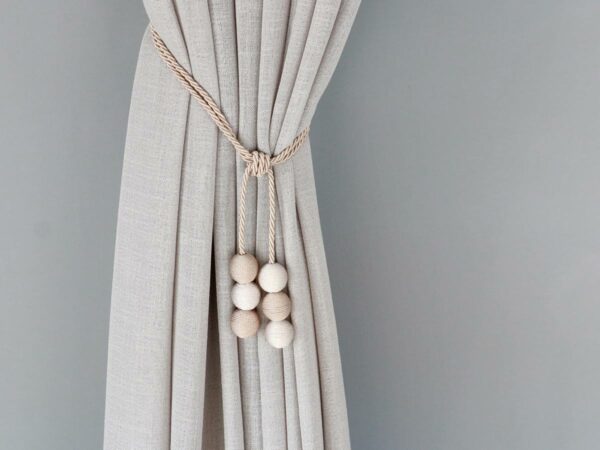 satin-balls-ecru-curtain-accessories