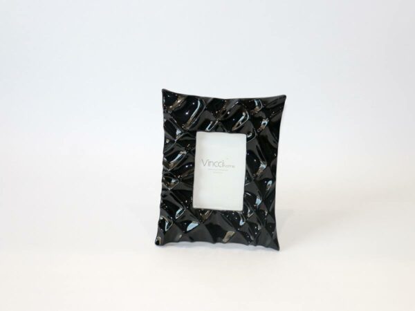 geometric-design-black-glossy-frame