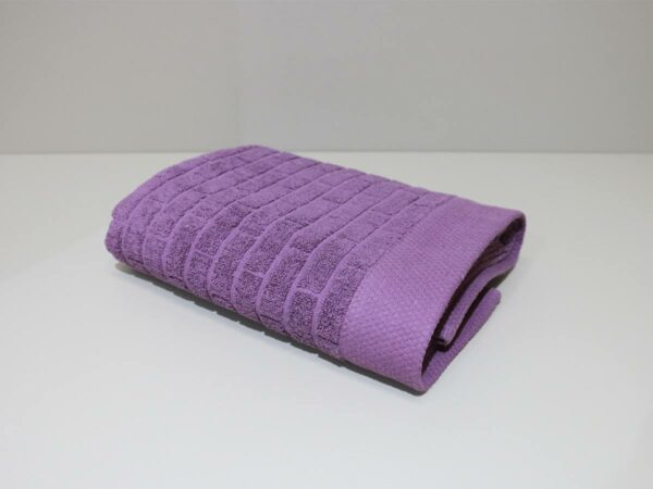 textured-towel-aubergine-50x100cm