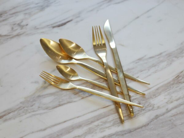 golden-stainless-steel-table-knife-with-matte-finish - Image 2